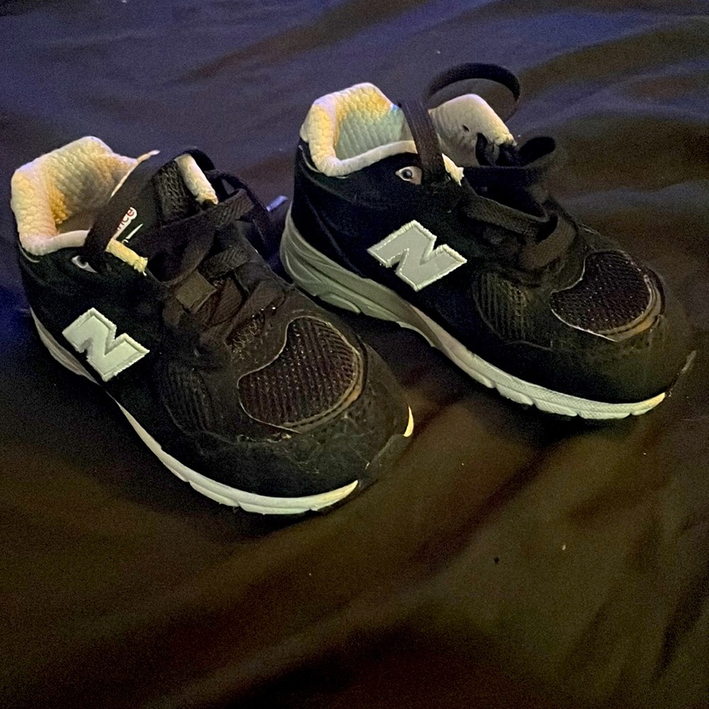 Toddler new balance size 6 worn a few times
